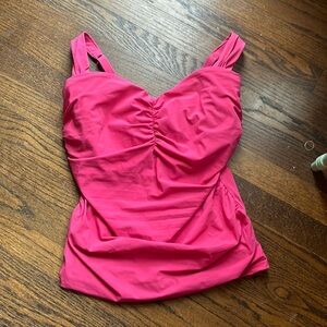 NWOT profile by gotten taking top